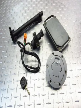 1341925 Bmw 1996 96-01 R1100rt R1100 Rt Oem Lock Set Gas Cap Ignition Key Cdi