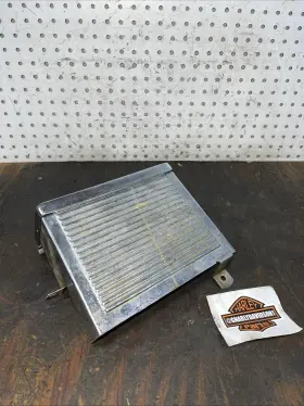 66378-70 Harley-davidson Oem Ribbed Battery Side Cover 385
