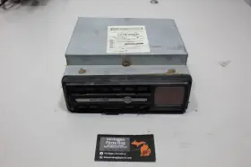 76202-04 Harley-davidson 04-05 Cvo Touring Single Cd Stereo Radio Am Fm Dented For Parts 76202-04 Harley-davidson 04-05 Cvo Touring Single Cd Stereo Radio Am Fm Dented For Parts