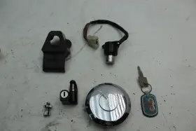 35010-kb4-000 Honda 1982 Cm250 Custom #480 Ignition Switch Lock Gas Cap Helmet With Key
