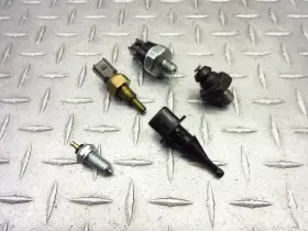 37241-rna-a01 Honda 35600-mfj-d01 2014 14-16 Ctx700n Ctx700 Oem Sensor Switch Lot Oil Neutral Temperature