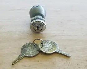 94-011 Indian Gilroy Motorcycle 99-03 Ignition Switch 2 Chrome Head Keys