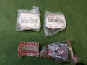 12057-001 Kawasaki 12057-002 Z1 Kz Cam Chain Idler Lot Nos Factory Kaw X2 And X1