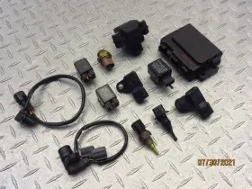 21176-1118 Kawasaki 26021-0003 2005 05 06 Zr750 Z750s Oem Sensors Relays Fuse Junction Box Lot Tested