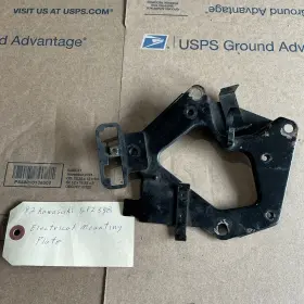 Uspt369504 Kawasaki Gpz550h Zx550h 1982-1983 Electrical Mounting Plate