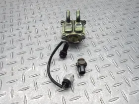 18450-41f10 Suzuki 2002 01-05 Boulevard C50 Vl800 Oem Secondary Air Valve Temp Oil Sensors