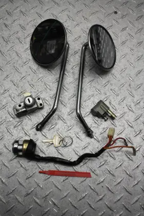 2205548 Suzuki 1973 Gt550 Oem Ignition Lock Key Set With Left Right Mirrors