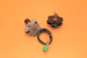 37000-04811 Suzuki 2011 96-24 Dr650se Dr650 Oem Ignition Gas Cap Lock Set Key
