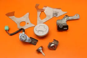 37000-40830 Suzuki 2009 Boulevard M109r Oem Ignition Lock Key Set With Gas Cap And Seat