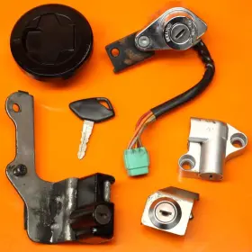 37000-49890 Suzuki 13-19 M109r Vzr1800 Oem Ignition Lock Key Set And Gas Cap Seat