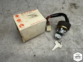 Suzuki 37110-26610 Nos Ts50 Rv90 Rv125 Ignition Switch Lock W 2 Keys R15-5370aen