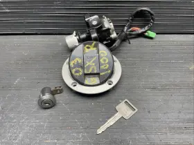 5687-6767 Suzuki 2003 Gsxr1000 Lockset Ignition Gas Cap Seat Lock Oem #515264