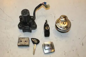 1d6-82501-01-00 Yamaha 2005 Royal Star Xvz 1300 Ignition Lock Key Set Gas Cap
