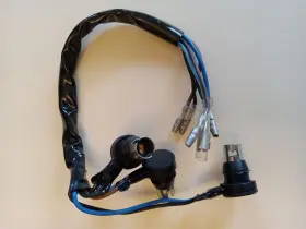 287-83520-40 Yamaha 1970-71 Hs1 Speedometer Pilot Light Wire Socket Pt#287-83520-40 Nos Oem