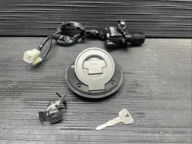 75468-867967 Yamaha 2023 Yzf R7 Lockset Ignition Gas Cap Seat Lock Oem #81525