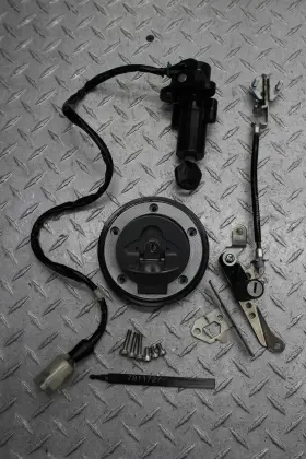 7811727 Yamaha 2016 Yzf R3 Ignition Lock Key Set With Gas Cap And Seat 1-key