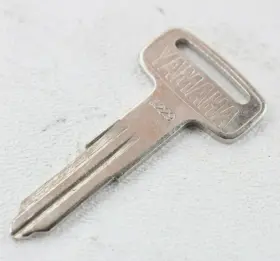 90890-55817 Yamaha Oem Key Blank E #1229 For Xj Fzr Yzf Xv Xt Srx Tdm Trx Yp Yfm